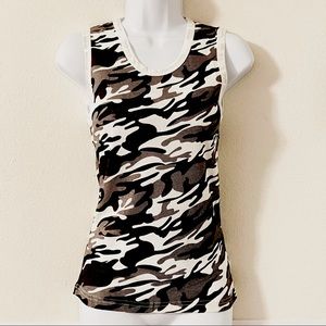 Black and White Camouflage Tank
